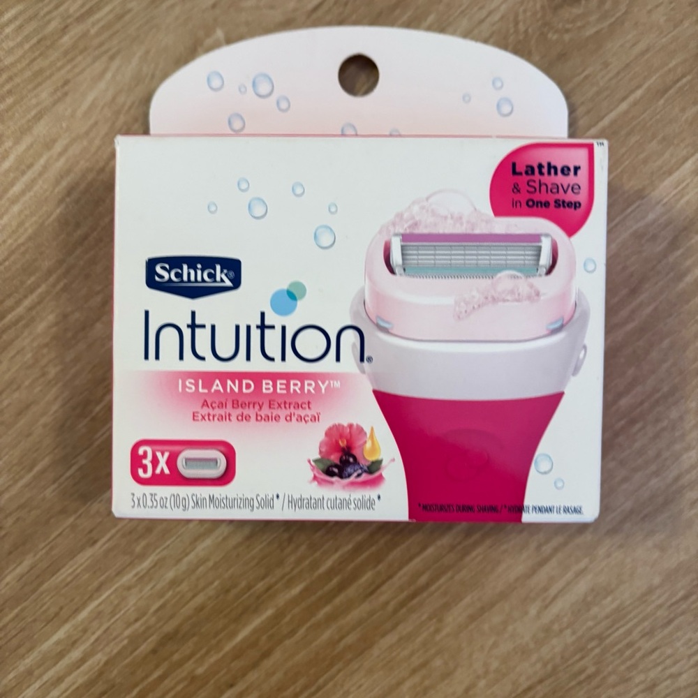 Schick Intuition Island Berry Razor - Pink